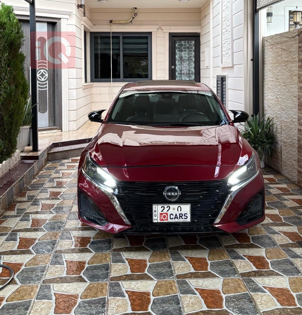 نيسان ألتيما